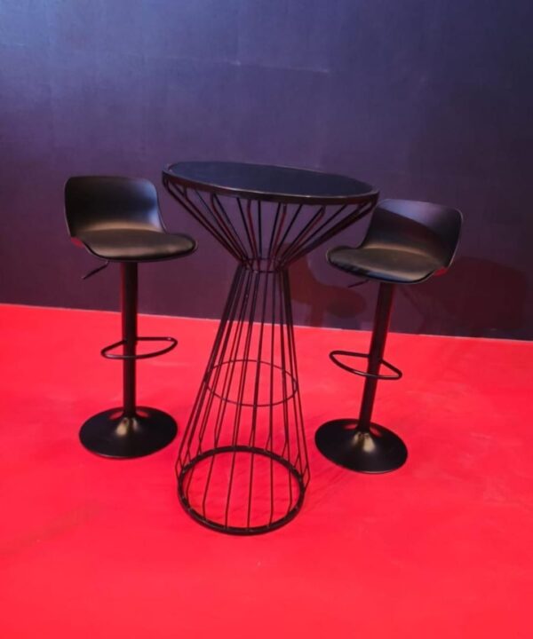 Luxury High Cocktail Table with Bar Stools